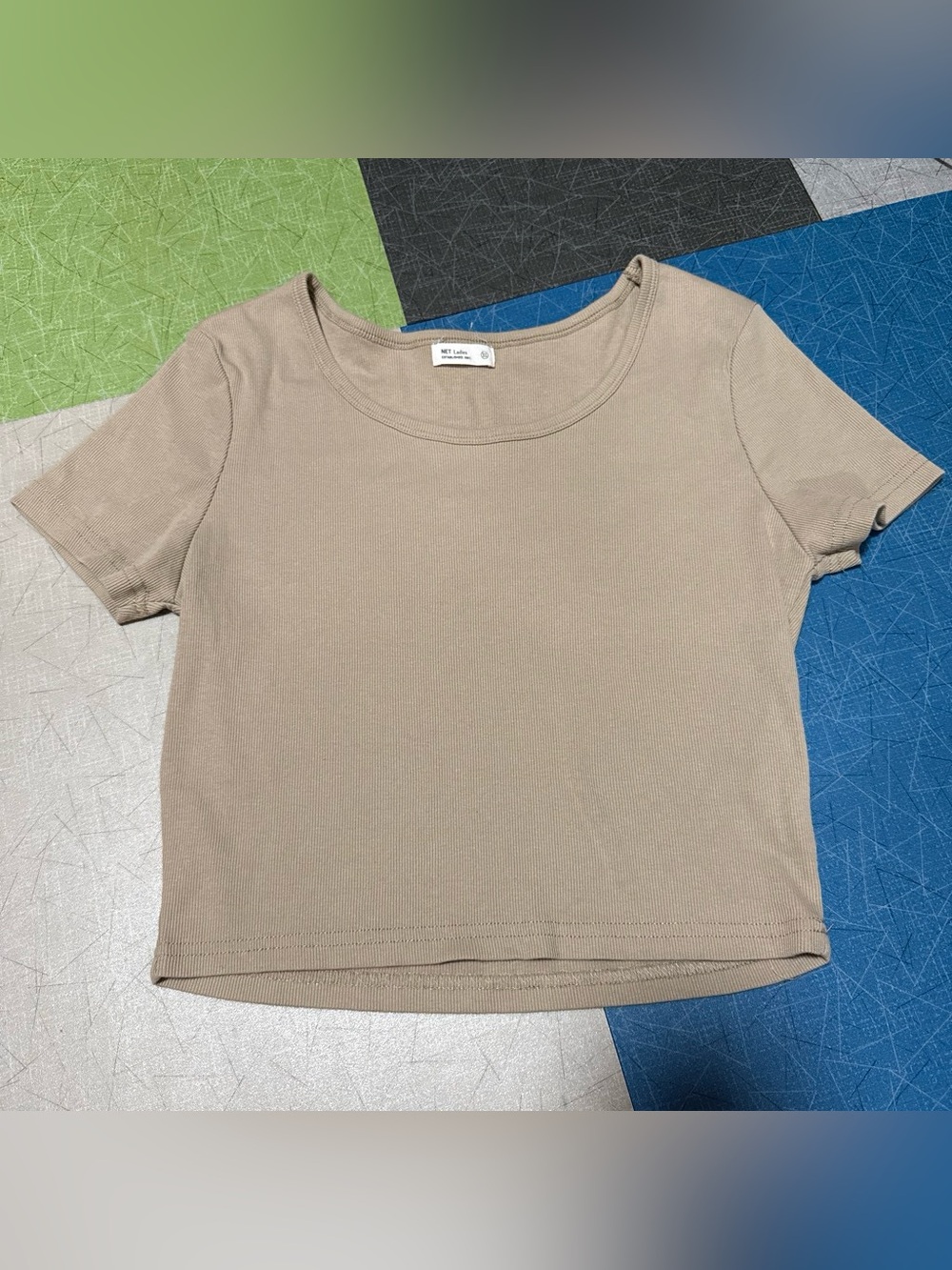 Women’s Short Sleeve Scoop Neck Tee - Beige